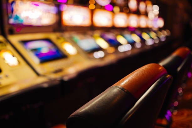 permata4d id mobile app interface showing slot games and live dealer options
